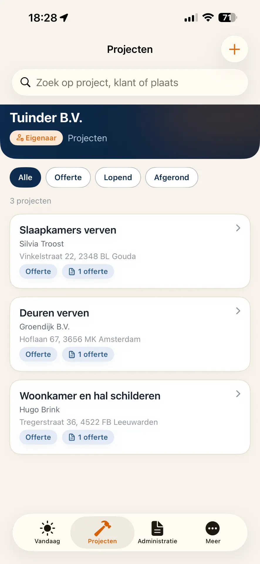 Projectenoverzicht in de Klusbrein-app met klant, adres en fase
